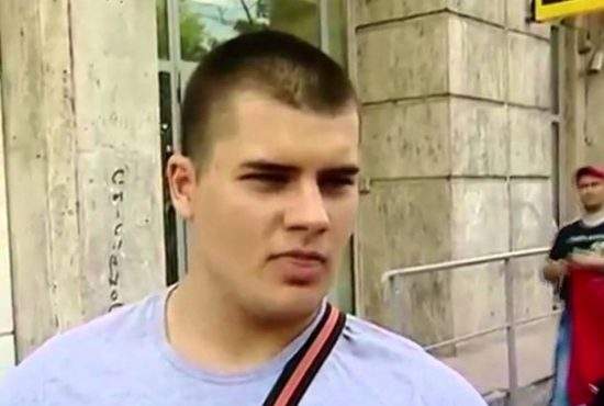 Un român se laudă că a încercat toate poziţiile din Laba Sutra
