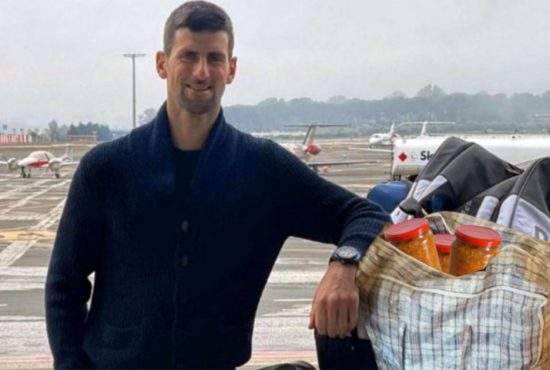 Balcanic adevărat! Djokovic poate rezista 6 luni în aeroport cu zacusca din paporniţă