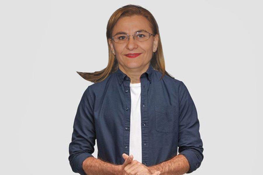 Maria Grapini e de fapt un bărbat, Marian, care și-a scris numele greșit