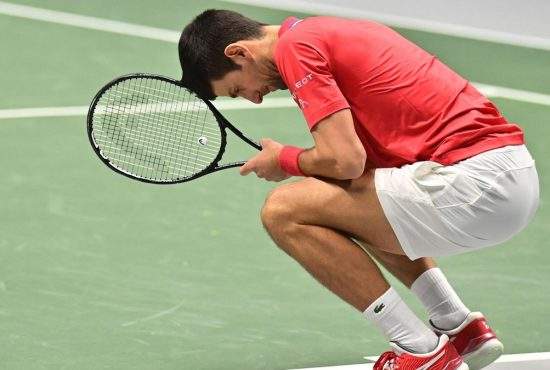 Djokovic, zi neagră. După ce a pierdut finala, s-a împiedicat şi a căzut într-un vaccin
