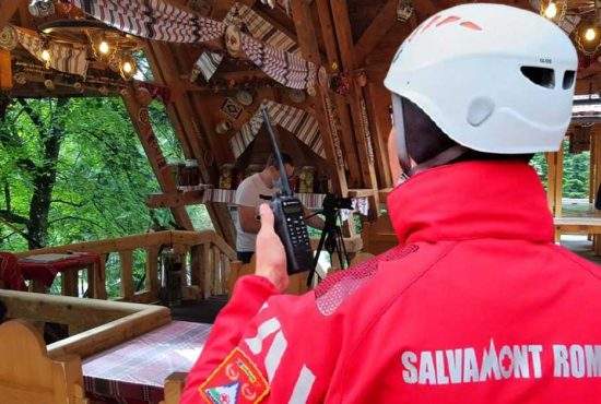 Turist salvat de Salvamont dintr-un restaurant unde era să dea 150 lei pe 4 sarmale