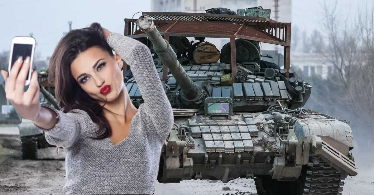 Mii de pițipoance pleacă la Kiev să-și facă selfie pe tancuri rusești