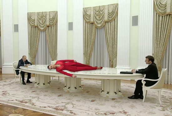 Recidivă. Prodanca s-a photoshopat și la masă cu Putin