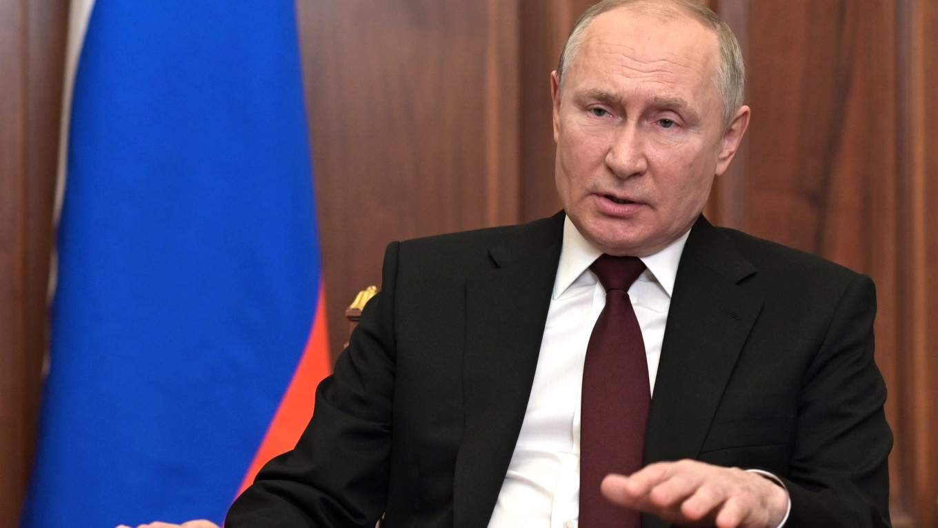 Disperare! Rămaşi fără zahăr, ruşii nu ştiu ce să-i pună lui Putin în ceai