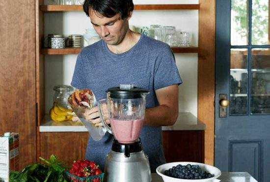 Românii bagă șaorma la blender, că au auzit că smoothie-urile sunt sănătoase