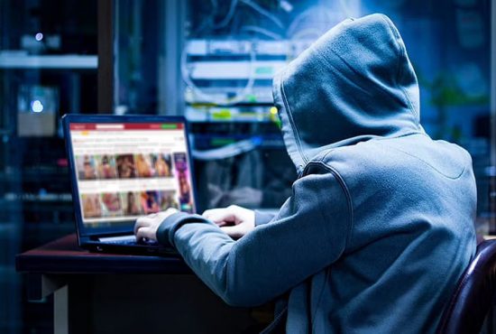 Hackerii ruși au atacat un site de videochat și acum e plin de urâte
