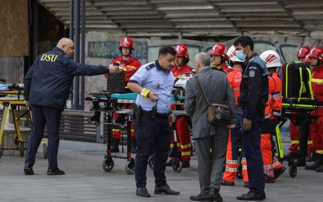 Ce bulan! Incendiul de la metrou, stins în ultima clipă de o inundaţie la metrou