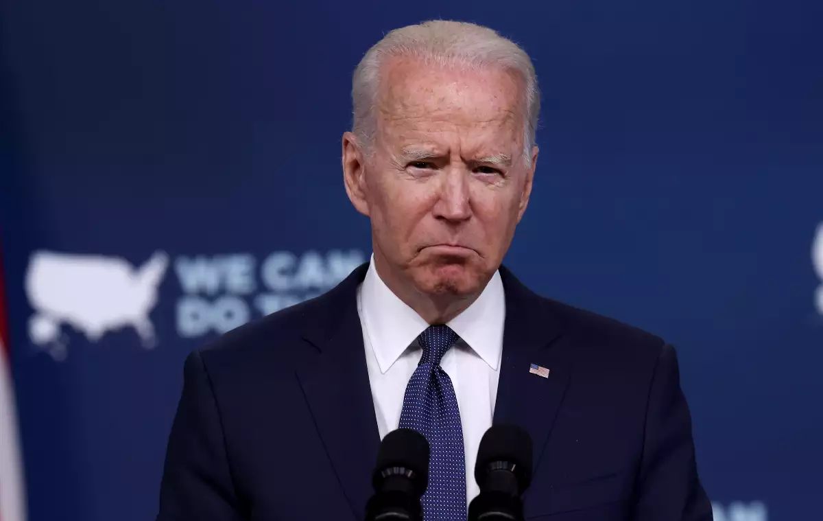 Joe Biden se plânge că n-are cine să-i schimbe scutecul, că Jill e în România