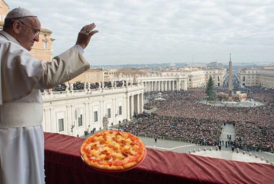 Scandal în Italia după ce Papa l-a reabilitat pe inventatorul pizzei cu ananas