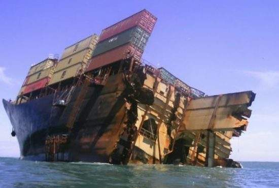 Dezastru ecologic! În Marea Neagră s-a scufundat un cargo cu cidru