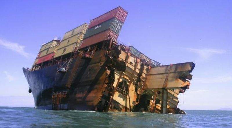 Dezastru ecologic! În Marea Neagră s-a scufundat un cargo cu cidru