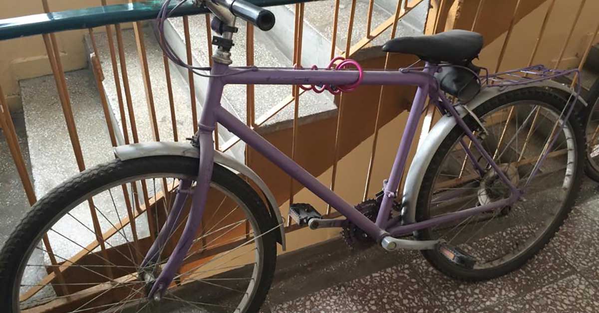 Schrodinger de Berceni. Proprietarul unei biciclete nu ştie dacă mai e sau nu pe casa scării