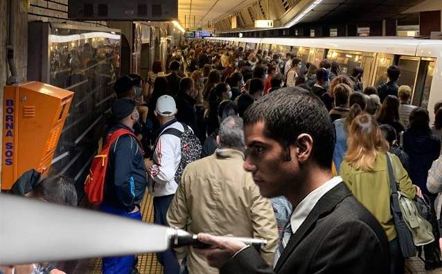 S-a ajuns prea departe! În București se dau flashuri până și la turnicheții de metrou