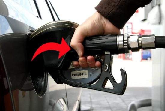 O nouă ţeapă la benzinării: pompa care suge benzina pe care o ai deja în rezervor