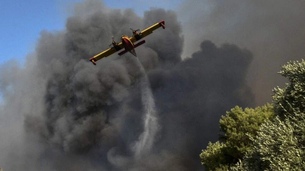 E bun și el la ceva. Incendiul din Thassos a fost stins cu 15 tone de cidru