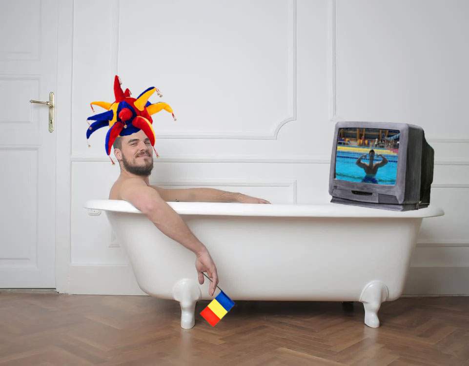 Un român și-a pus televizorul în baie ca să-l încurajeze pe David Popovici din cadă