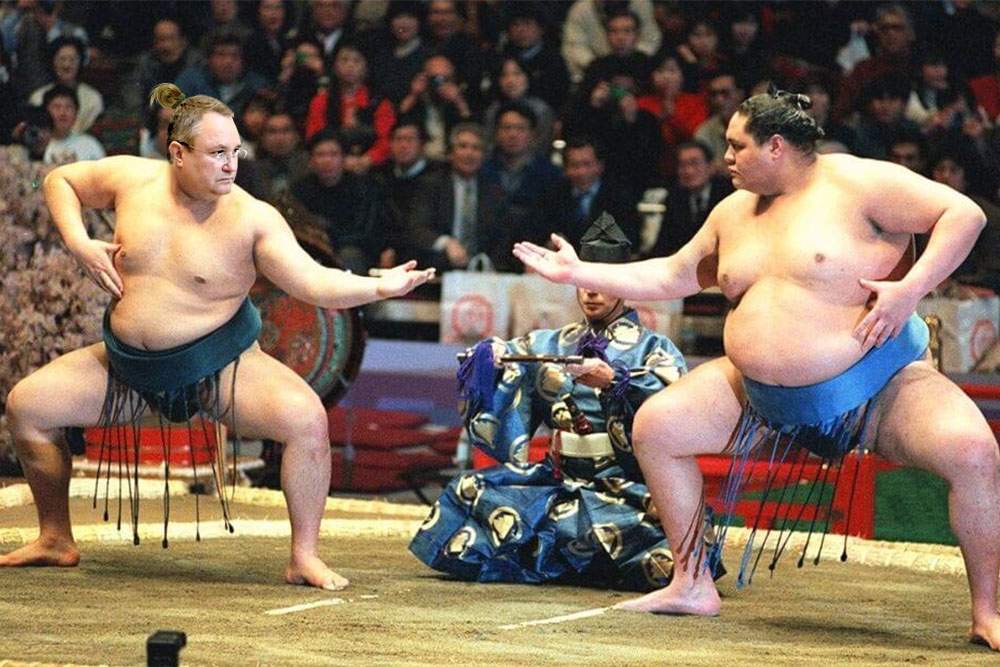 Ciucă nu se mai întoarce din Japonia, c-a semnat cu un club de sumo de acolo