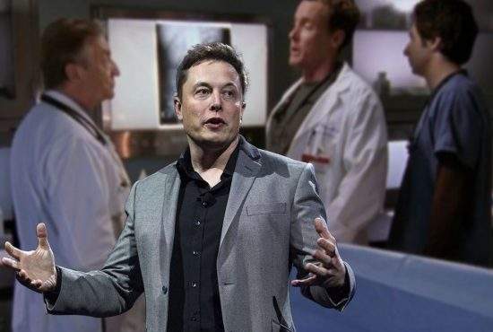 Elon Musk a ajuns la Urgenţe cu o rachetă în c*r după un test nereuşit