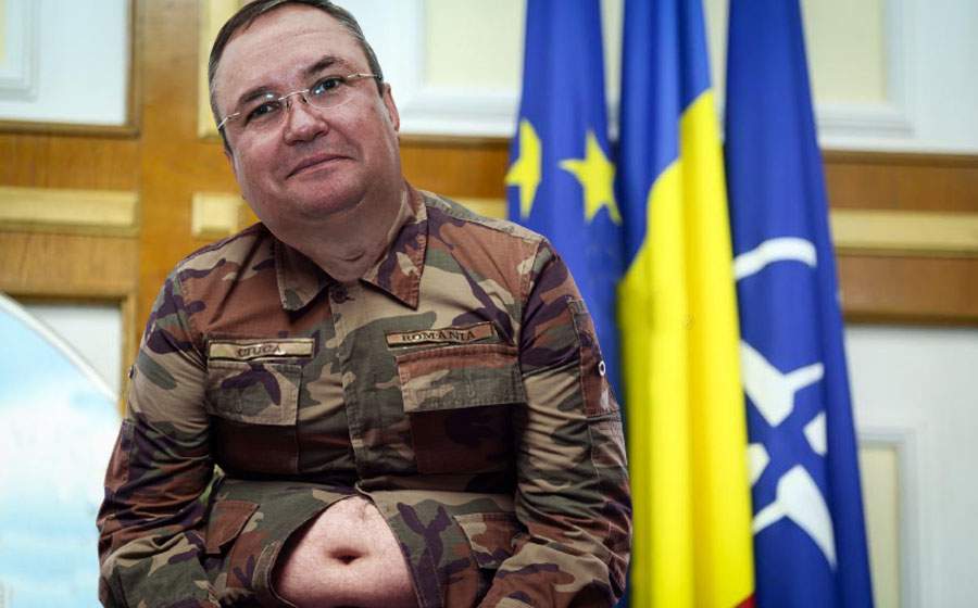 Pentru că n-avem tancuri, Guvernul Ciucă trimite în Ucraina 80 de doctorate