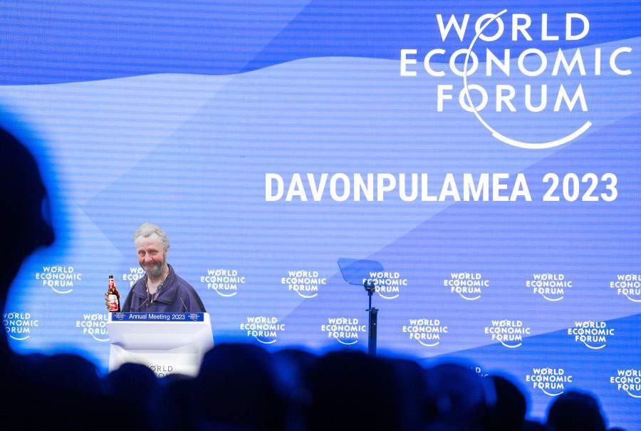 Nea Costel și alți 300 de drojdieri participă la Forumul Mondial de la Davonpulamea
