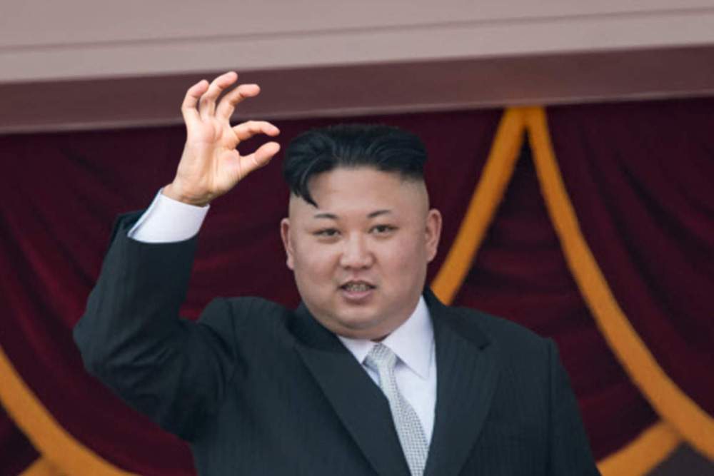 Kim a interzis penisurile mai lungi decât al lui. 98% din coreeni trebuie să taie din ele