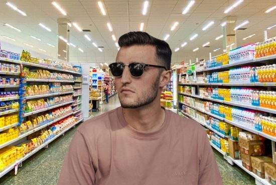 Românii poartă ochelari de soare și la interior, ca să nu vadă prețurile din magazine