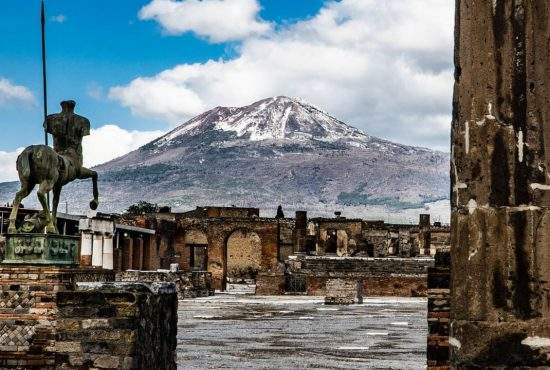 Un floc descoperit la Pompei, dovada că bărbații se pișă în chiuvetă de mii de ani