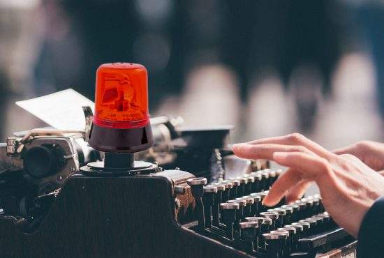 Marian Godină recunoaște că are o mașină de scris cu girofar și sirenă