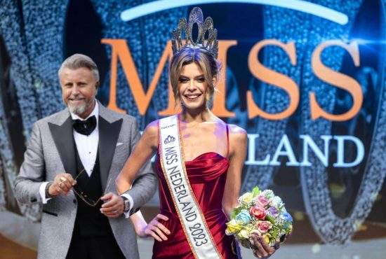 Încă o dovadă că nu e gay! Botezatu a cerut-o în căsătorie pe Miss Olanda