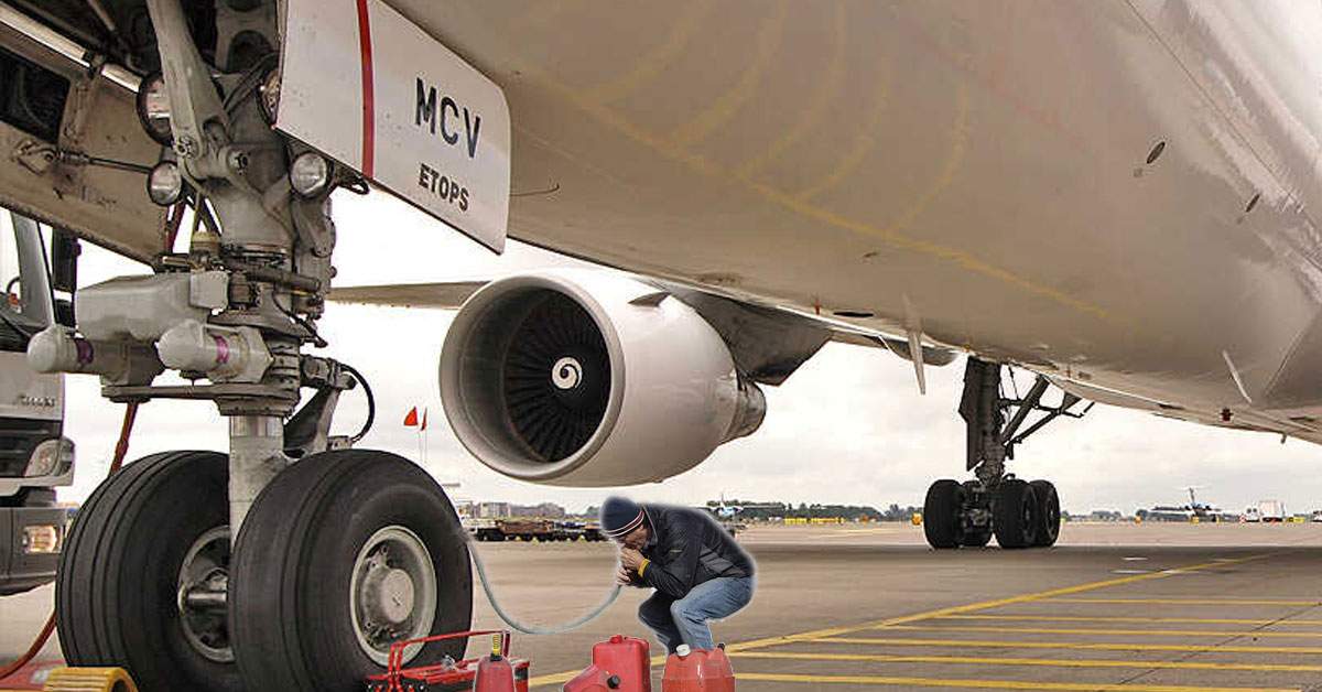 Întârziere pe aeroportul Brașov, până a tras pilotul kerosen cu furtunul din alt avion