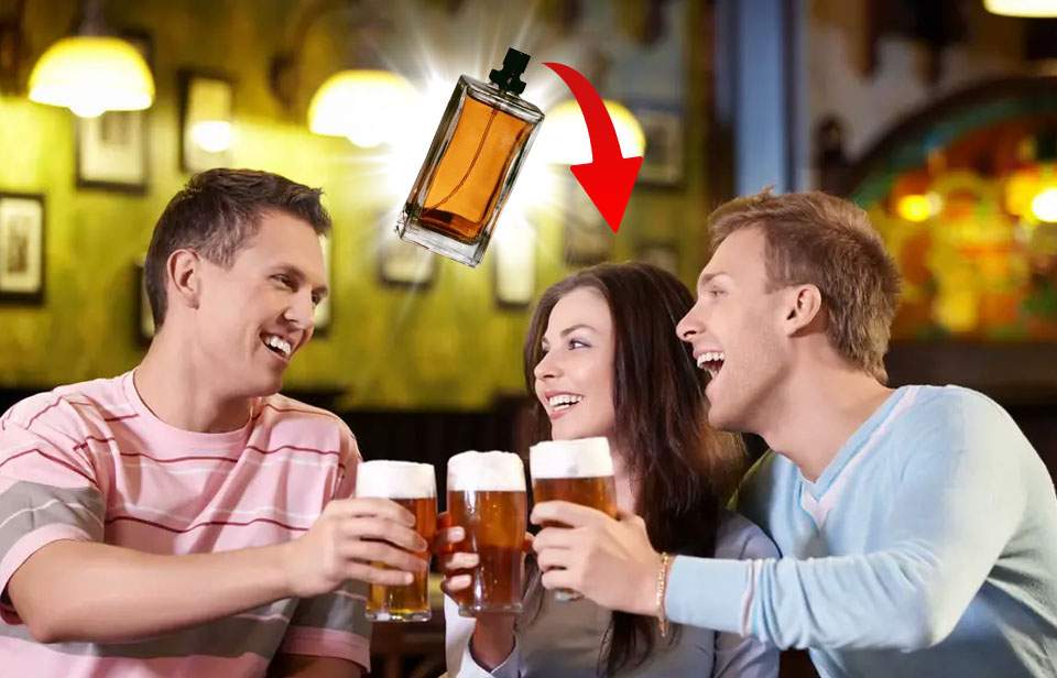 Așa se face! O tipă se dă cu parfum de bărbați și e invitată zilnic la bere și meci cu băieții