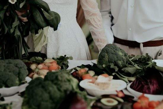 “Un român invocă legitima apărare pentru a nu merge la o nuntă de vegani”