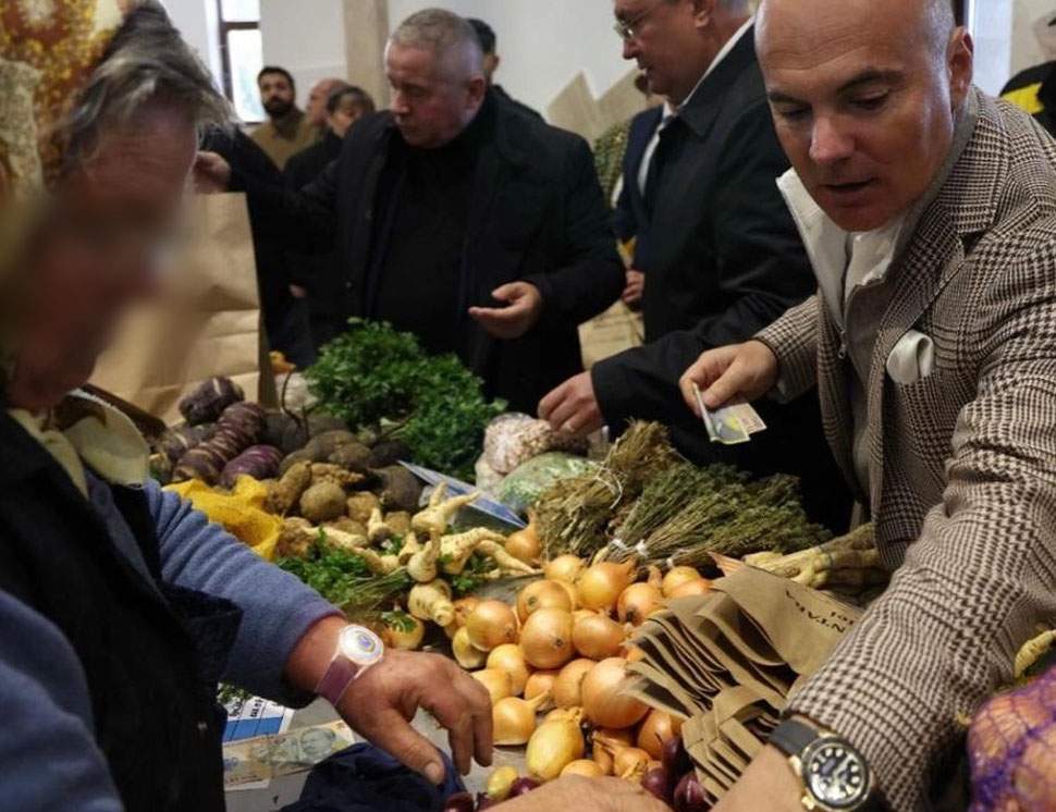 Rareş Bogdan, cu Rolexul la piaţă. A fost umilit de o babă cu Patek Philippe