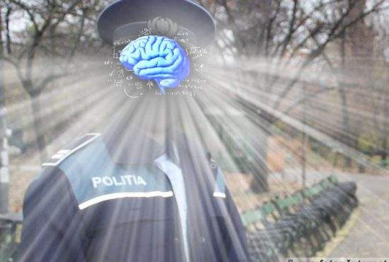 PREMIERĂ. Un poliţist a învăţat să citească şi acum arestează oameni pentru postări pe FB