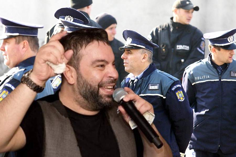 Imagini cu Florin Salam printre interlopi: polițiștii care l-au adus la secție