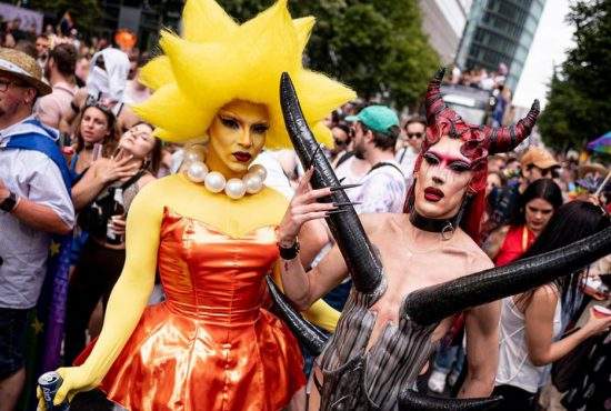 Transelectrica trimite doi directori la parada LGBTQ2A+ din Berlin