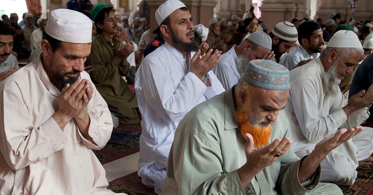 Britanicii se roagă zilnic la Allah să nu intre în recesiune din cauza tarifelor lui Trump