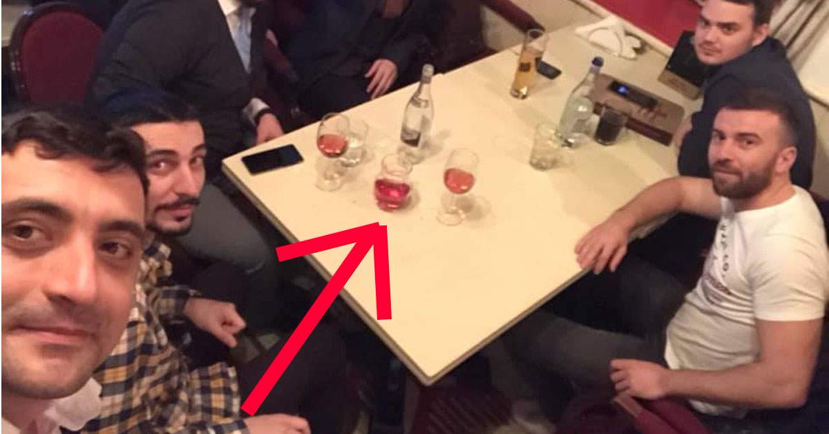 Dovada că a mințit. Simion a zis că nu e muiere, dar avea vin roze pe masă!