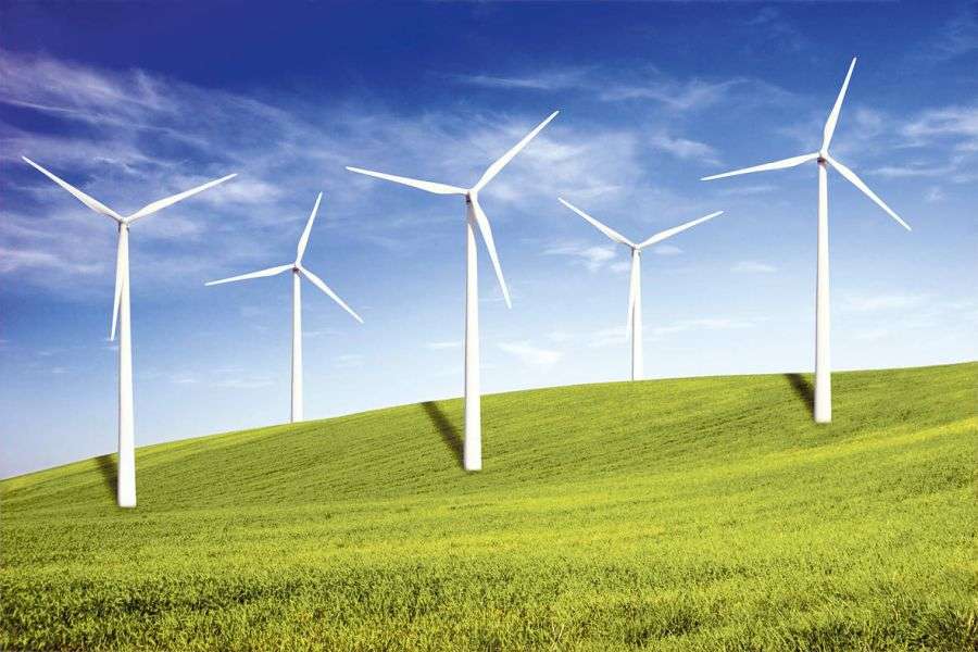 7 motive pentru care eolienele sunt mai bune decât panourile solare