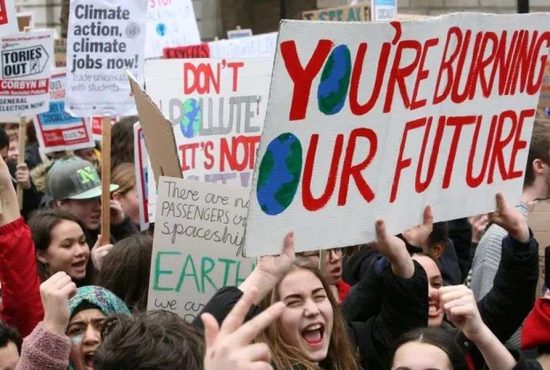 7 indicii că fiul tău ar putea ajunge activist de mediu