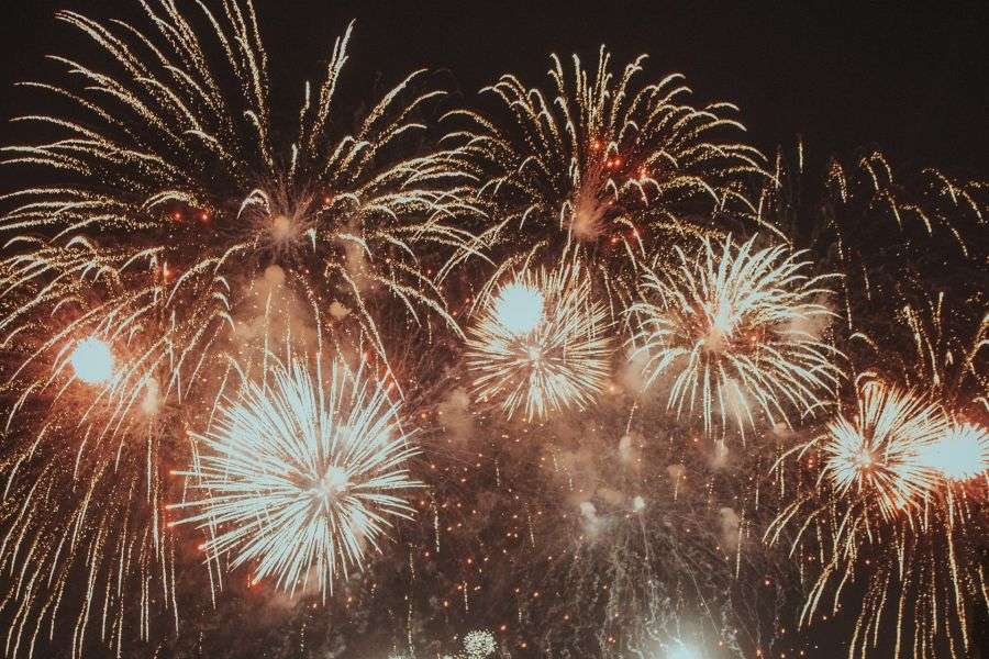 7 sfaturi ca să ai cele mai spectaculoase artificii și petarde
