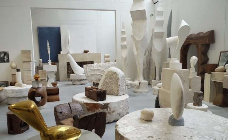 7 motive pentru care românii s-au îngrămădit la expoziţia Brâncuşi