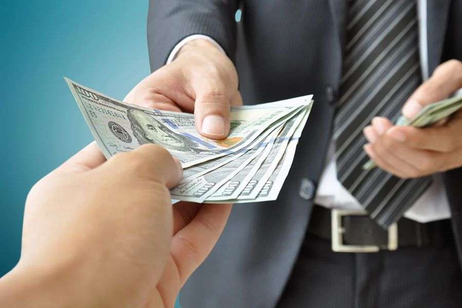 7 motive pentru care merită să dai bani împrumut