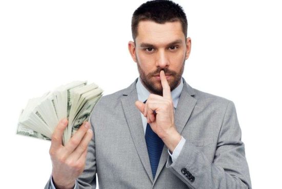7 indicii că ești ademenit într-o escrocherie