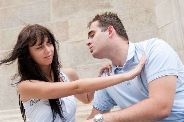 7 sfaturi ca să scapi de un iubit prea insistent