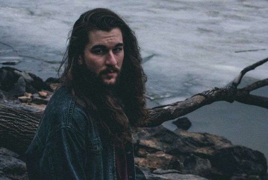 7 probleme pe care le au doar bărbații cu păr lung