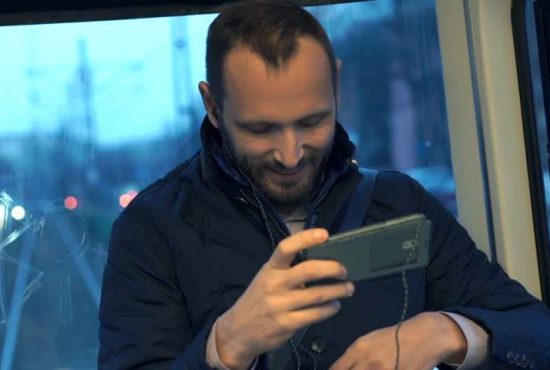 7 greșeli pe care le fac bărbații când se uită la porno de pe telefon