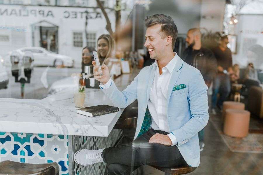 7 sfaturi pentru bărbații cu cont pe Tinder