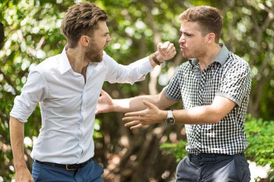 7 expresii care pot dărâma și cea mai strânsă prietenie