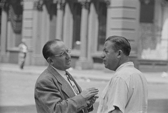 Cum petreceau oamenii timpul când nu exista internetul